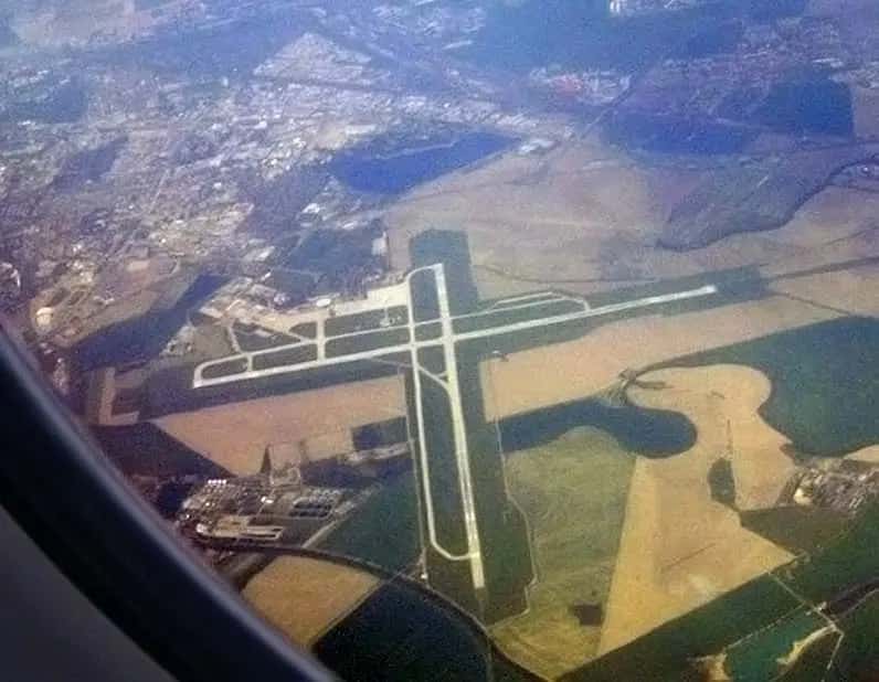 Letiště Bratislava — pohled na letiště