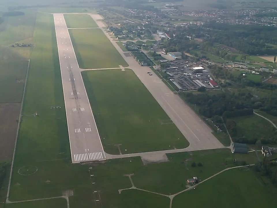 Letiště Pardubice — pohled na letiště